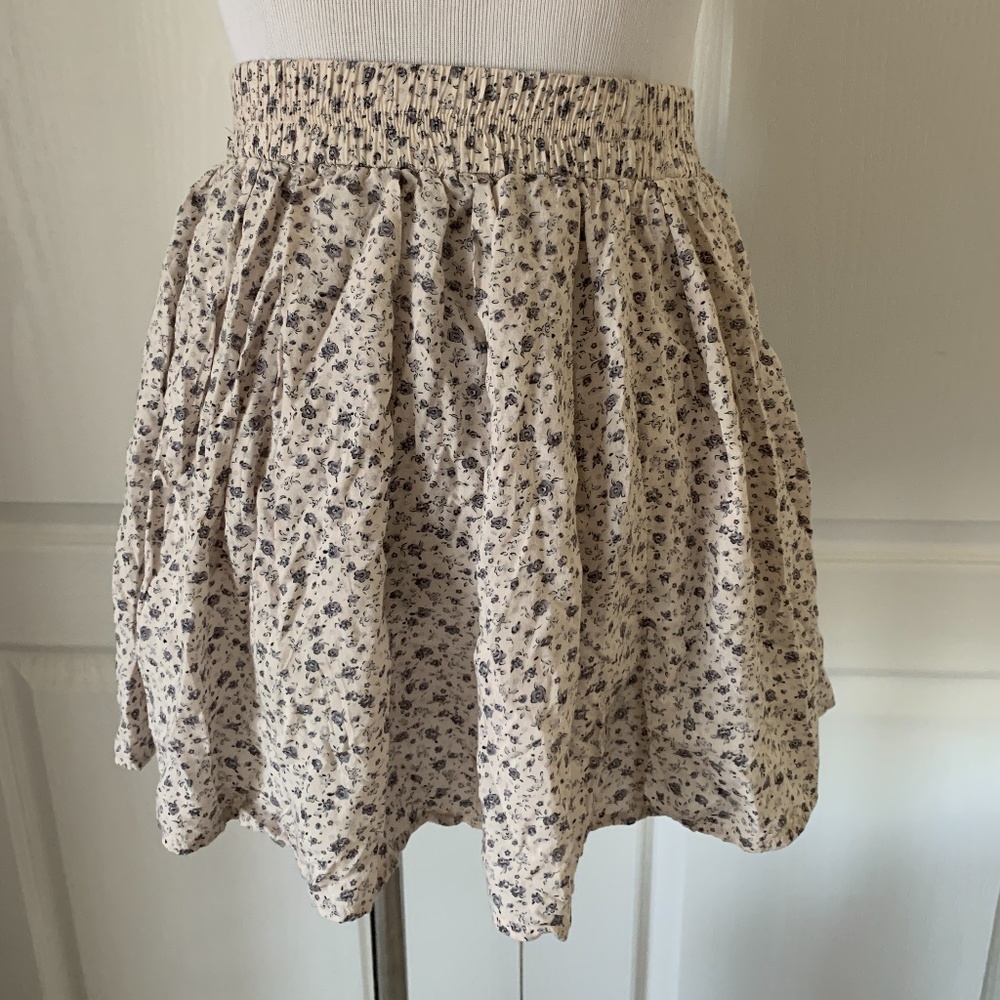 Brandy Melville grey floral skater skirt